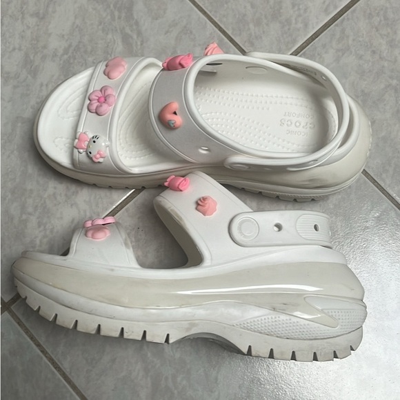 crocs white mega crush with charms size 7 worn once - Picture 1 of 1